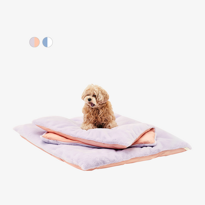 Arrr double-sided pet sleeping cushion in Lavender colour. One side features cool material, while the other side is made of soft warm material.